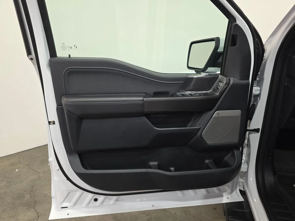 Used 2025 White Ford Lariat image 29