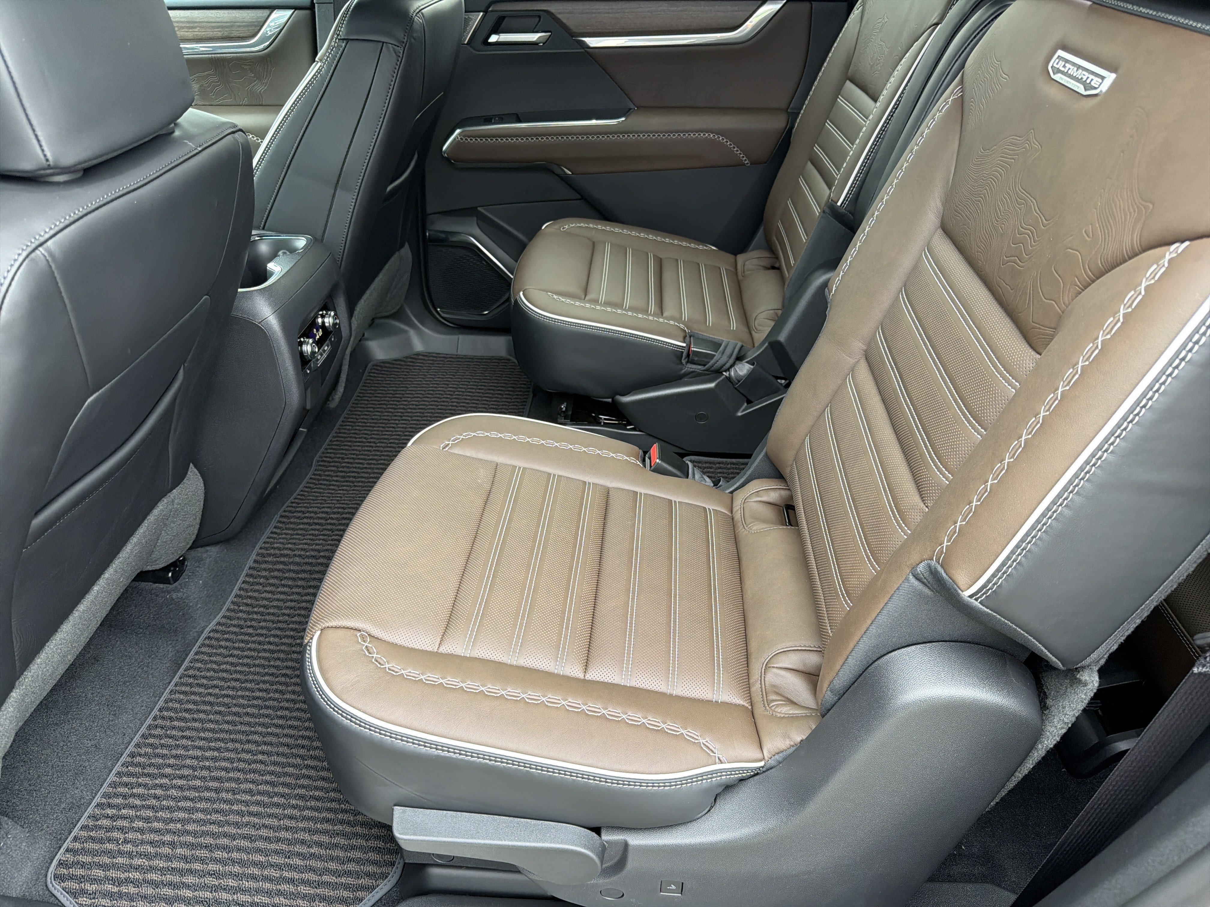 2026 GMC Acadia Denali Ultimate - Photo 21