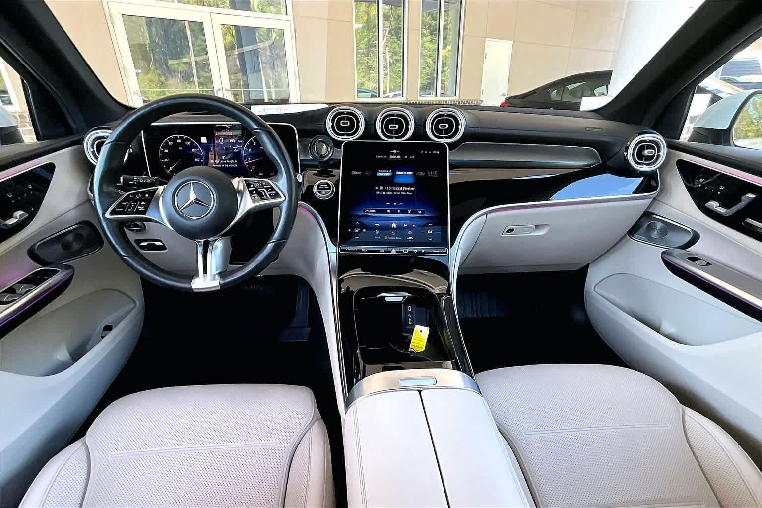 Used 2025 MANUFAKTUR Moonlight White Metallic Mercedes-Benz GLC 300 image 16