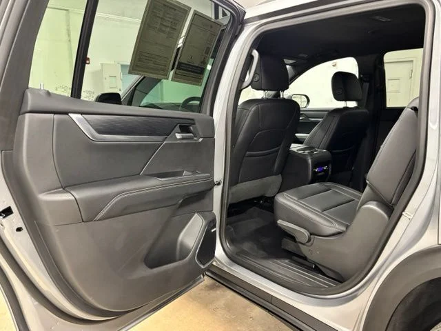Used 2026 Silver GMC Elevation image 18