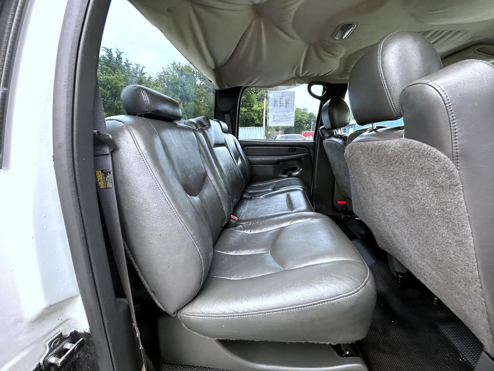 Used 2003 White Chevrolet Base image 18