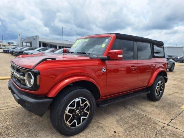 Used 2023 Hot Pepper Red Metallic Tinted Clearcoat Ford Outer Banks image 9