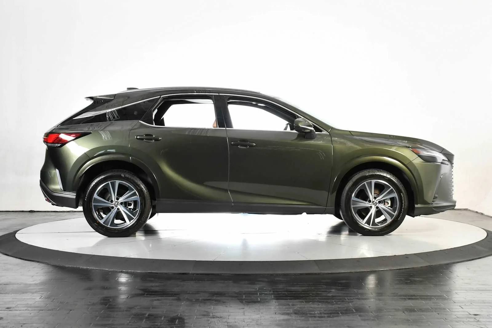 Certified Used 2025 NORI GREEN PEARL Lexus Premium image 8
