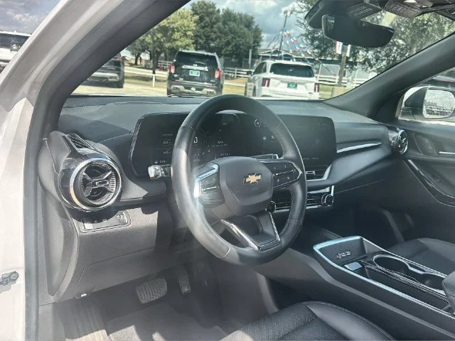 2025 Chevrolet Equinox LT - Photo 10