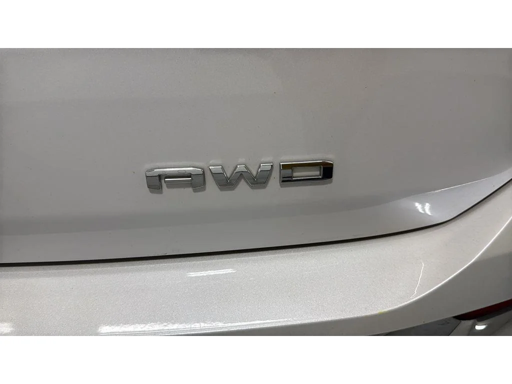 Certified Used 2023 White Frost Tricoat GMC Denali image 6