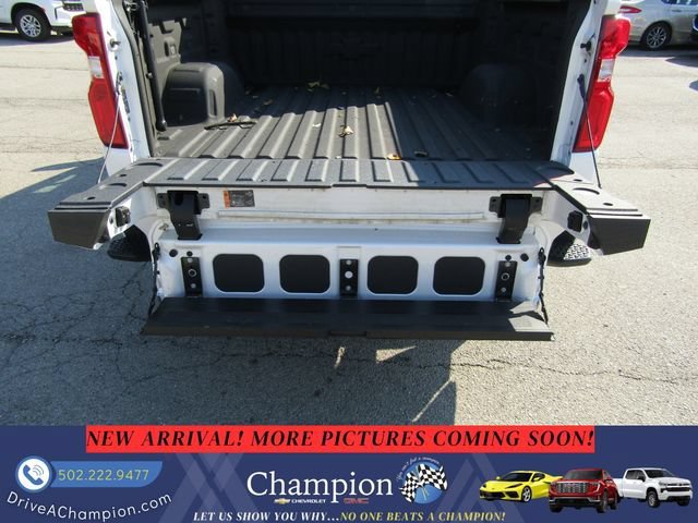 Certified Used 2025 Iridescent Pearl Tricoat Chevrolet High Country image 7