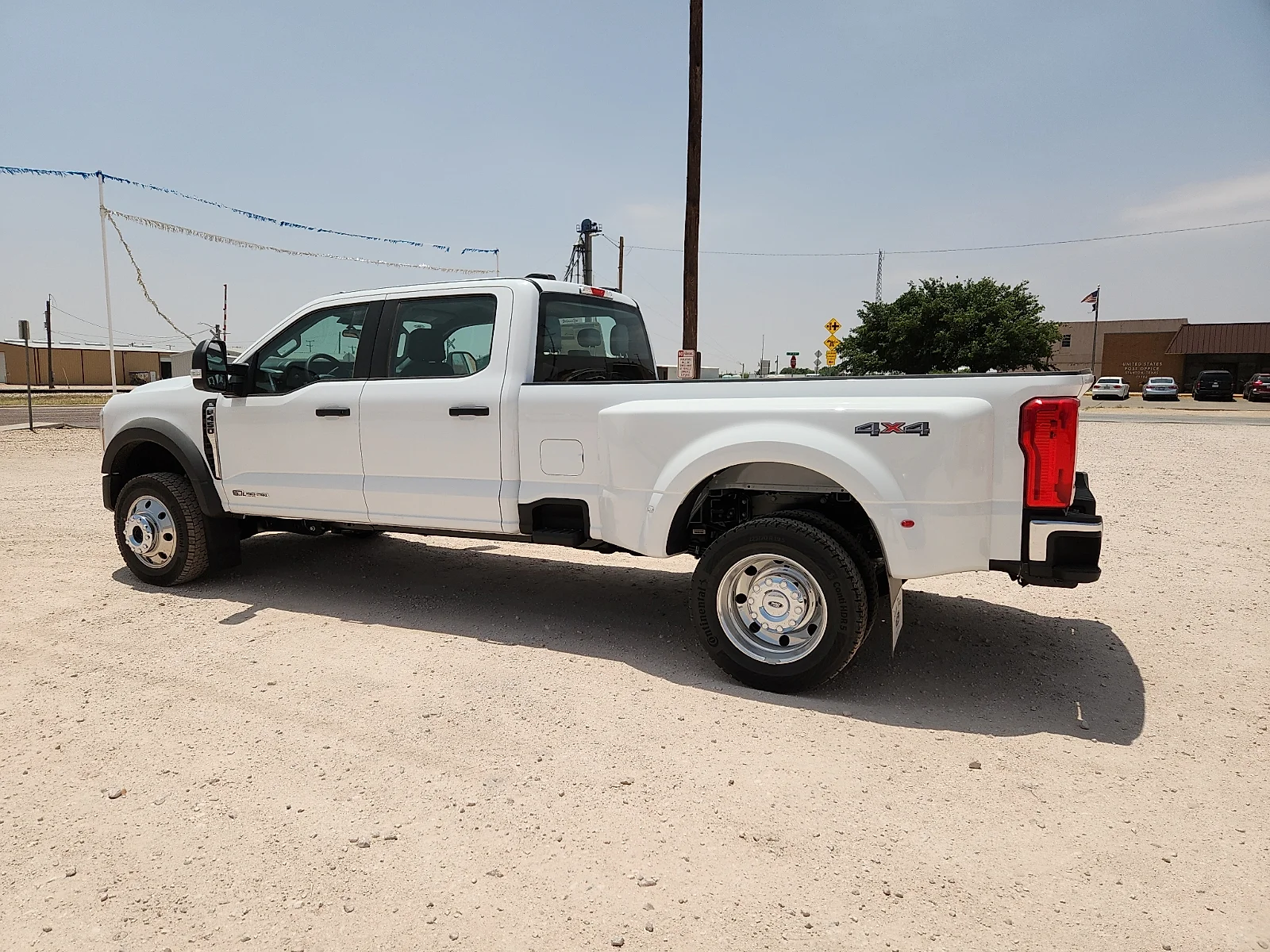 New 2026 Oxford White Ford F-450® XL image 4