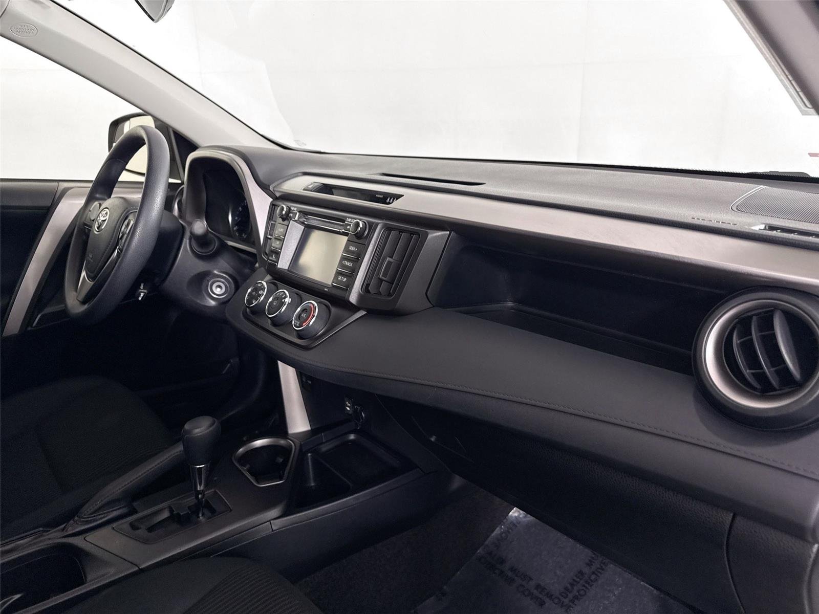 Used 2018 Super White Toyota LE image 38