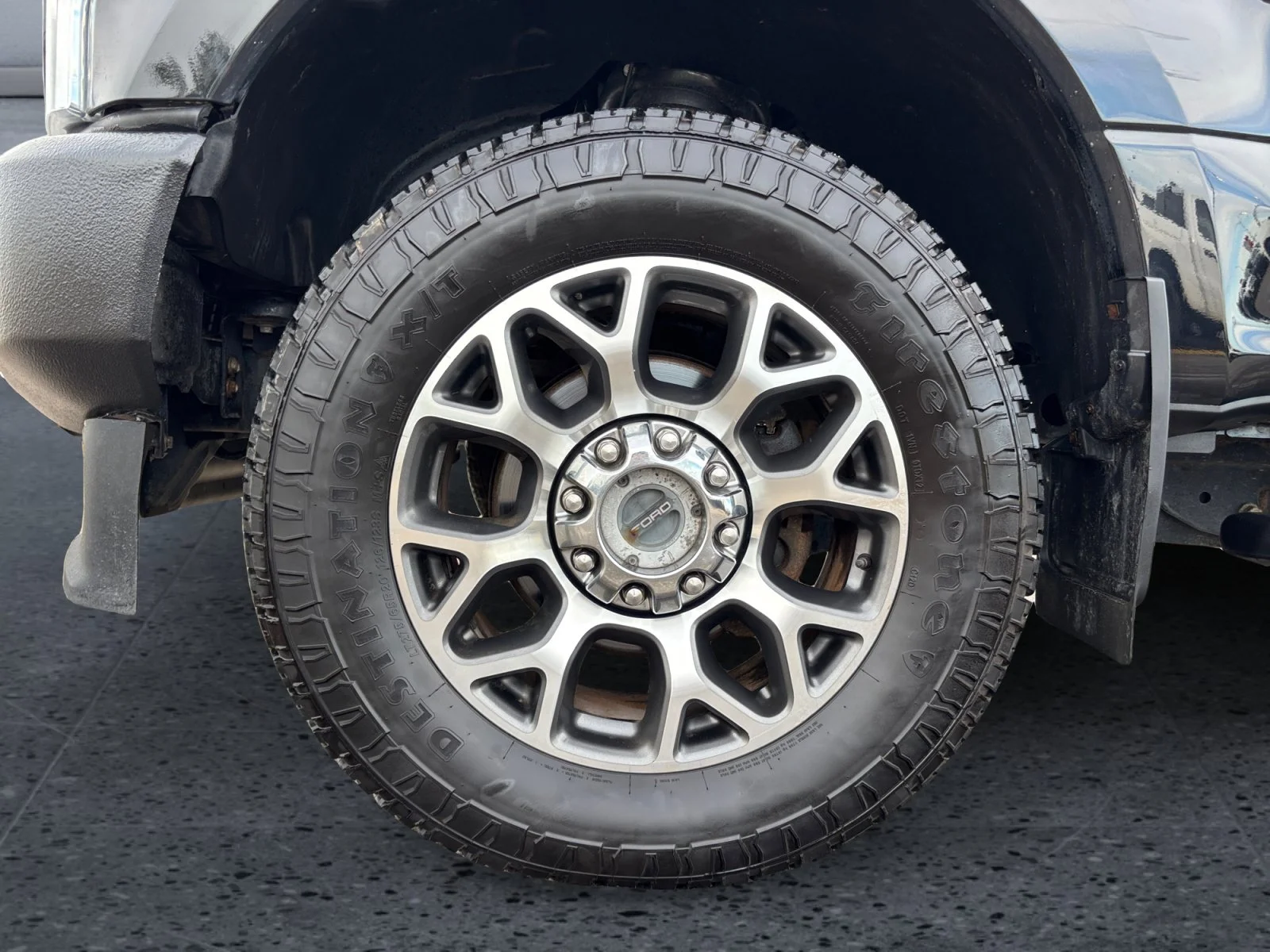 Used 2022 Agate Black Metallic Ford LARIAT image 9