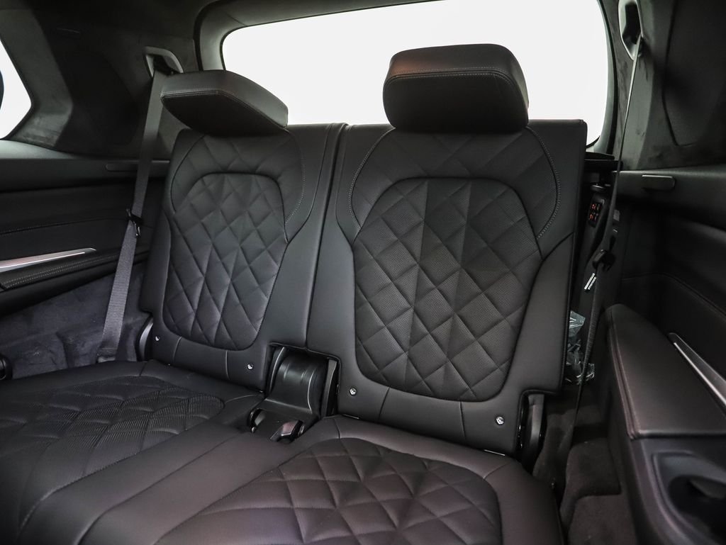 Used 2027 Gray Metallic BMW xDrive40i image 24