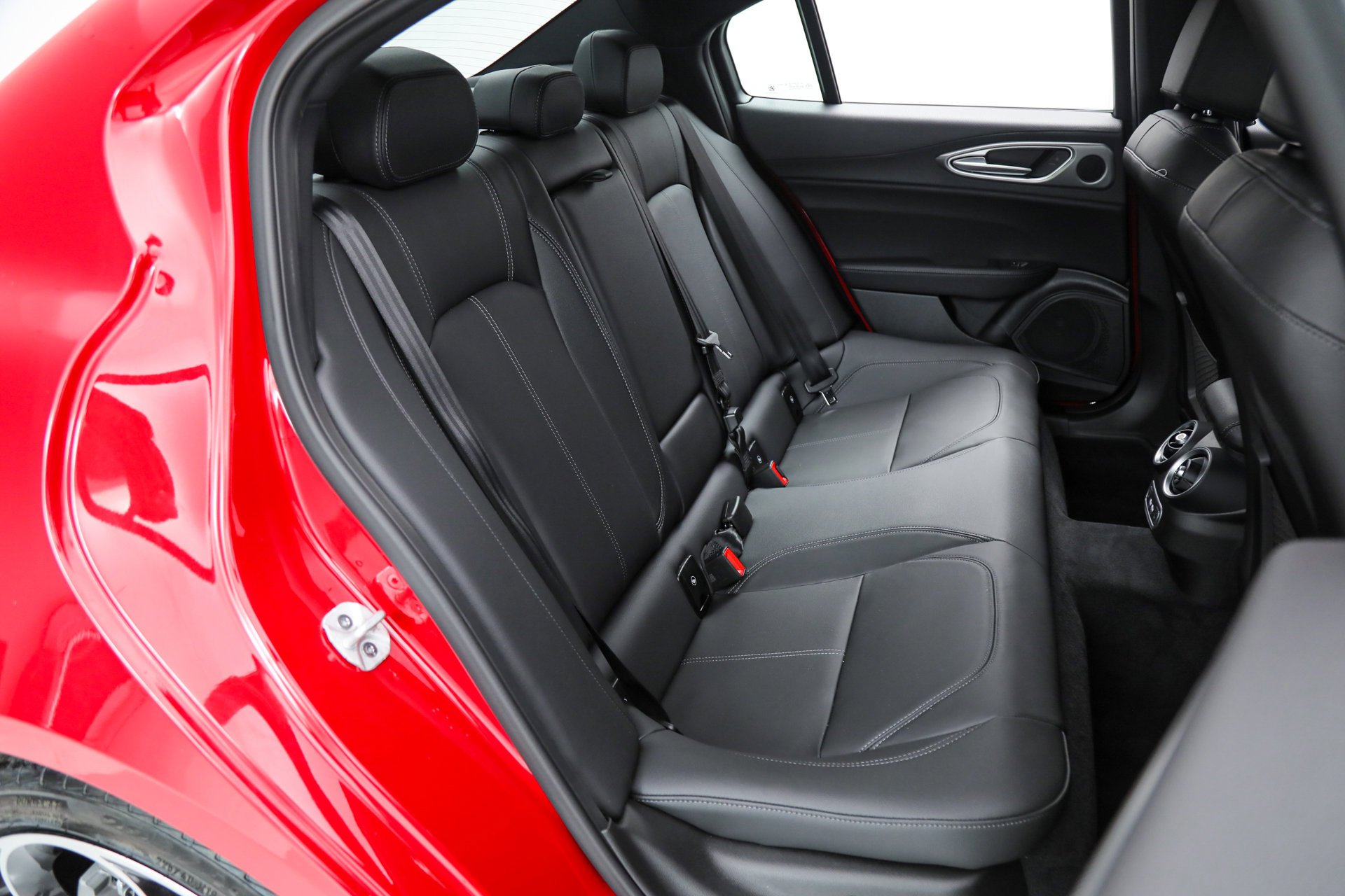 2025 Alfa Romeo Giulia Base - Photo 16