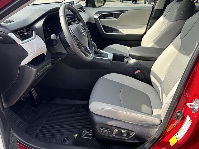 Used 2025 Red Toyota XLE Premium image 20