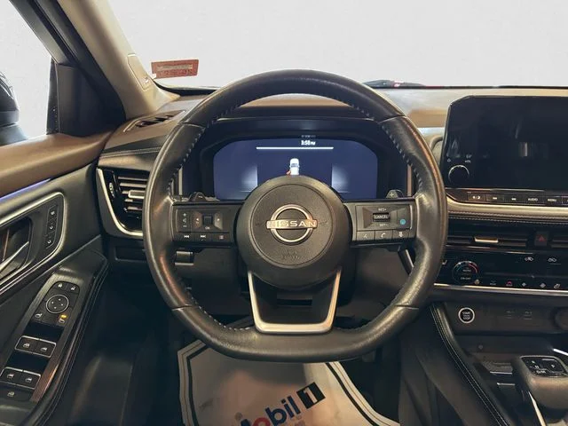 Certified Used 2023 Gold Nissan Platinum image 12