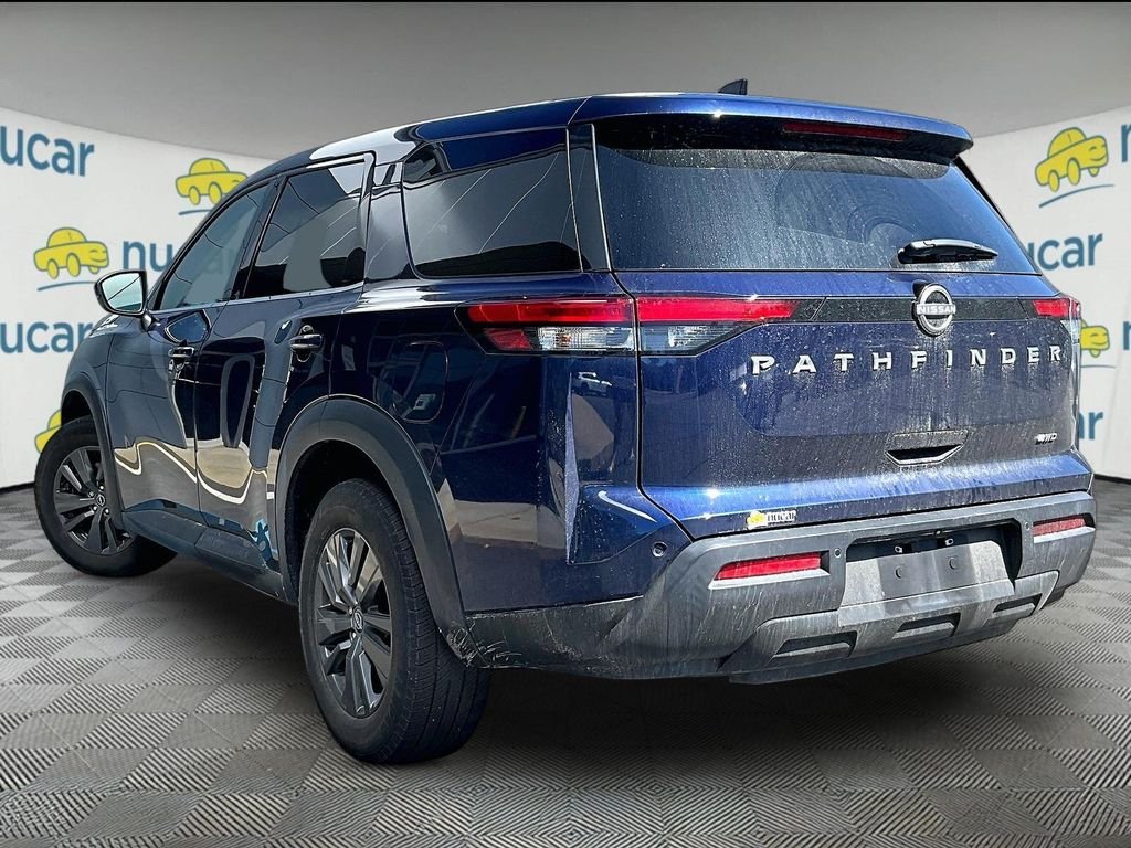 Used 2022 Blue Nissan S image 4
