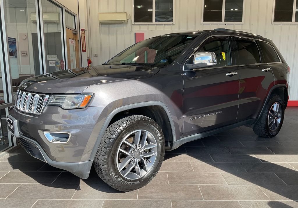 Used 2019 Gray Jeep Limited image 2