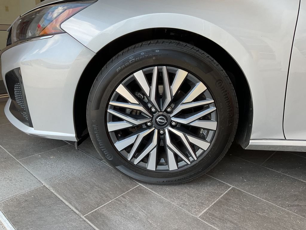 Used 2024 Silver Nissan 2.5 SV image 3