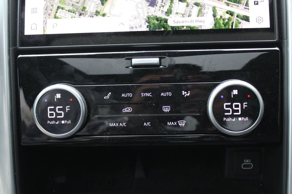 Used 2025 Blue Land Rover Dynamic SE image 25