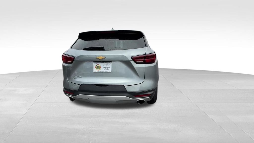 Used 2025 Gray Chevrolet LT image 7