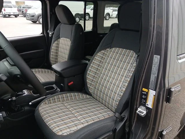 New 2026 Granite Crystal Metallic Clear-Coat Exterior Paint Jeep 85th Anniversary Edition image 33