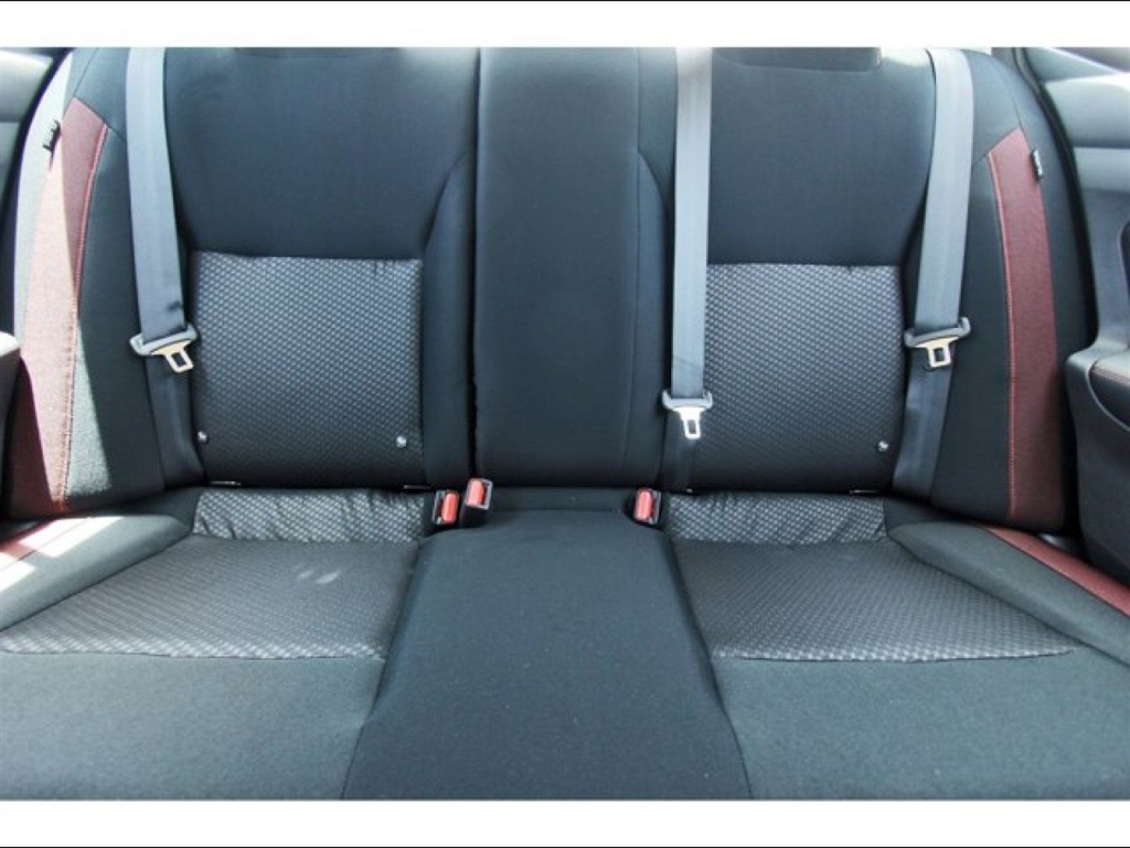 2025 Nissan Versa Sedan SR - Photo 11