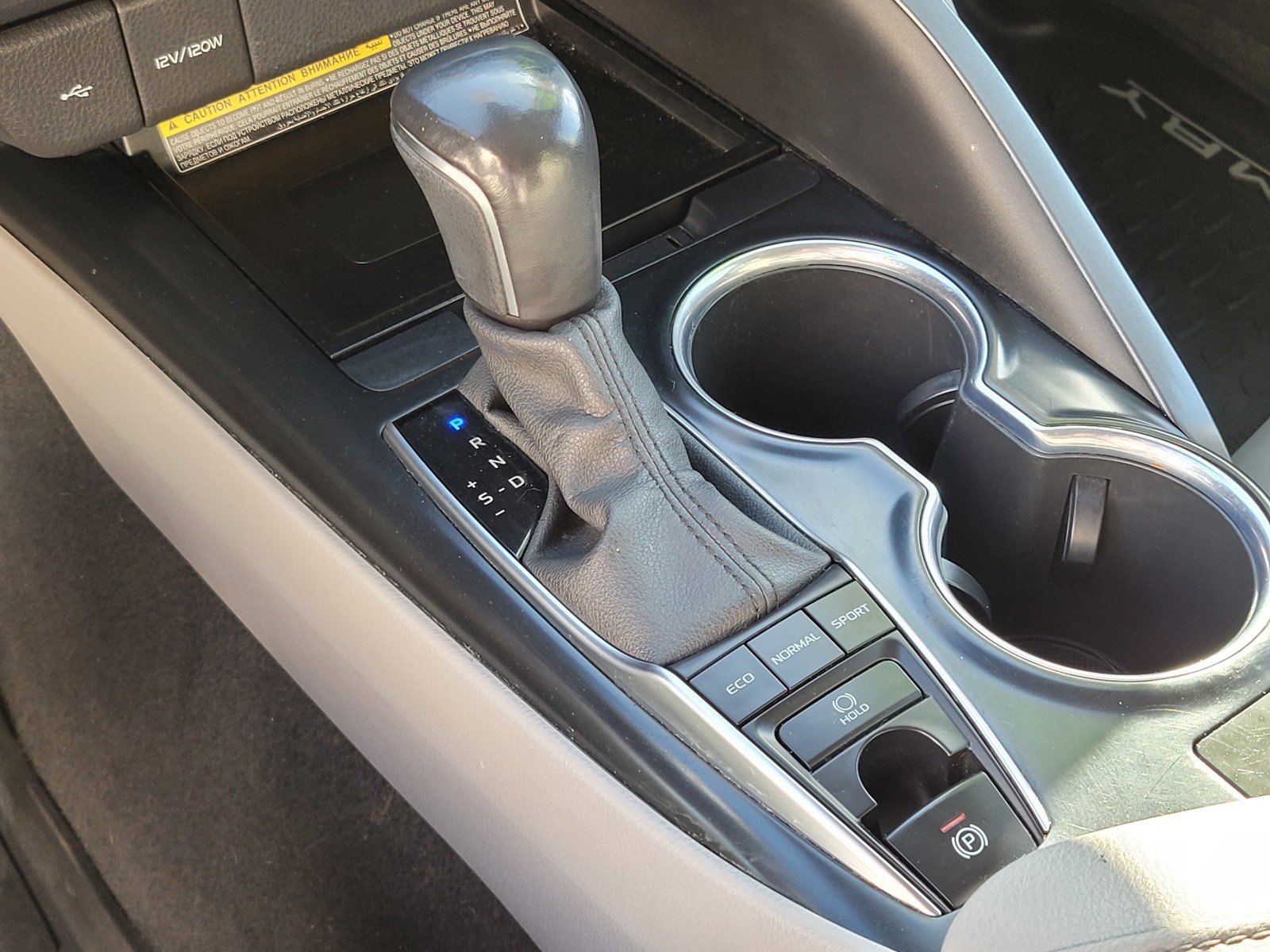 Used 2020 WIND CHILL PEARL Toyota XSE image 22