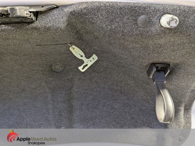 Used 2010 White Ford SEL image 9