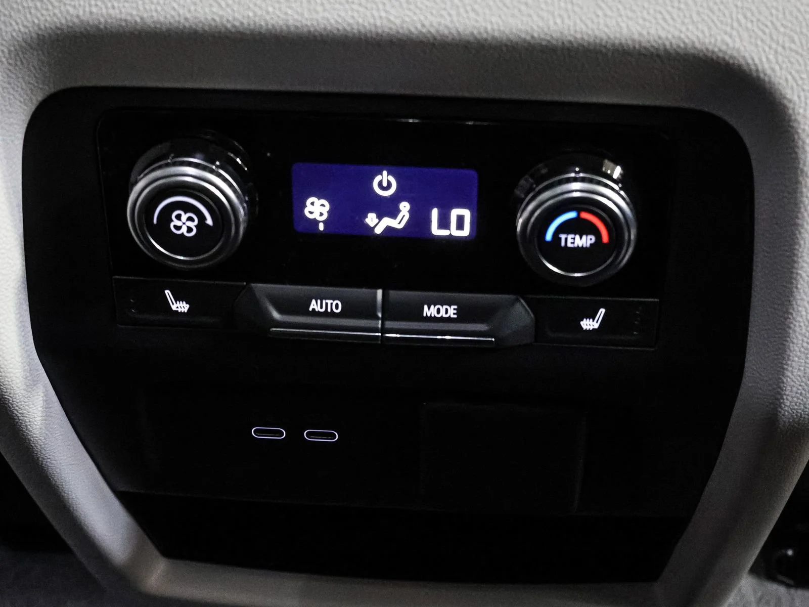 2026 GMC Acadia Denali - Photo 29
