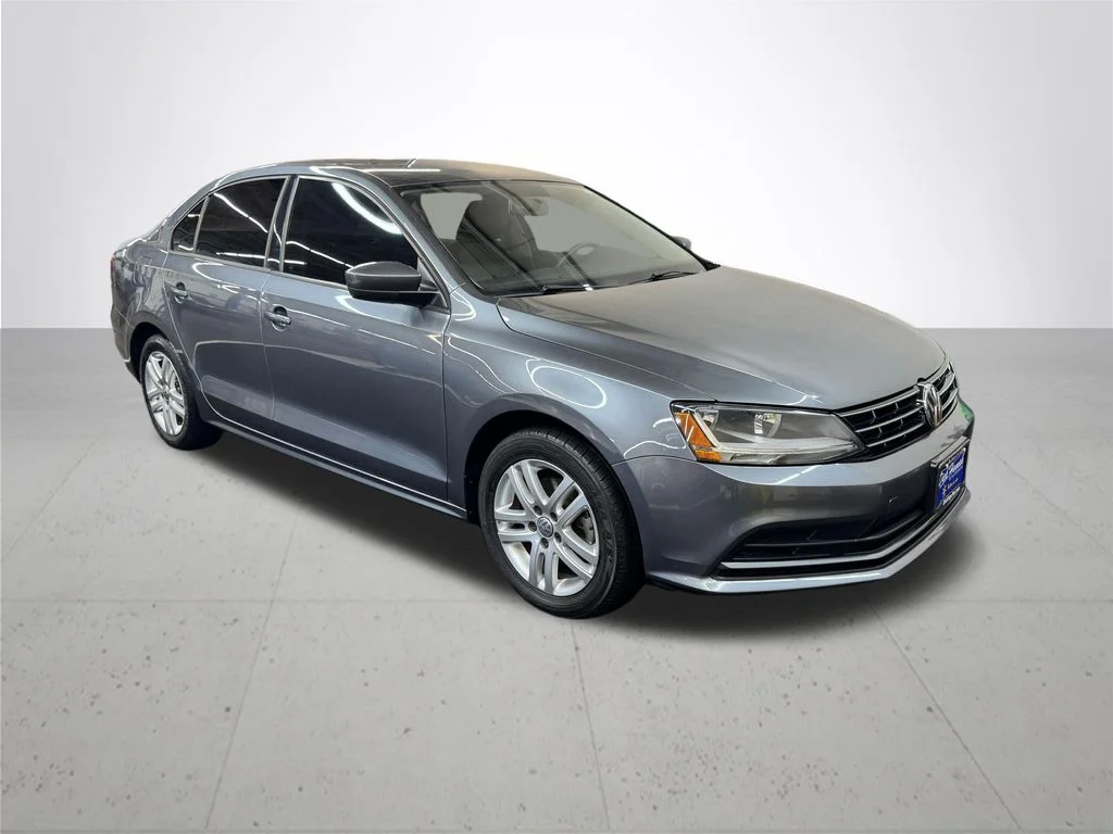 Used 2018 Gray Volkswagen 1.4T S image 9