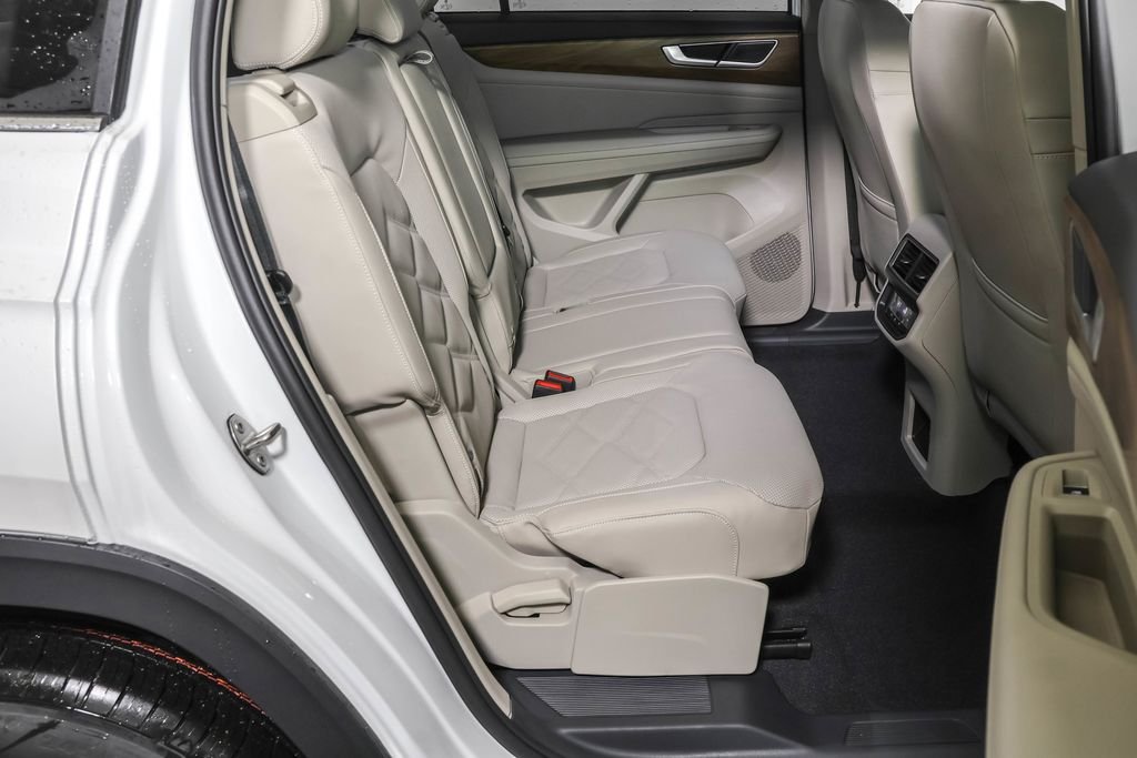 Used 2026 White Volkswagen SE image 33
