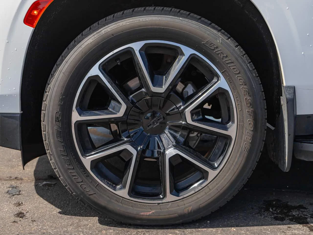Used 2021 SUMMIT WHITE Chevrolet RST image 6