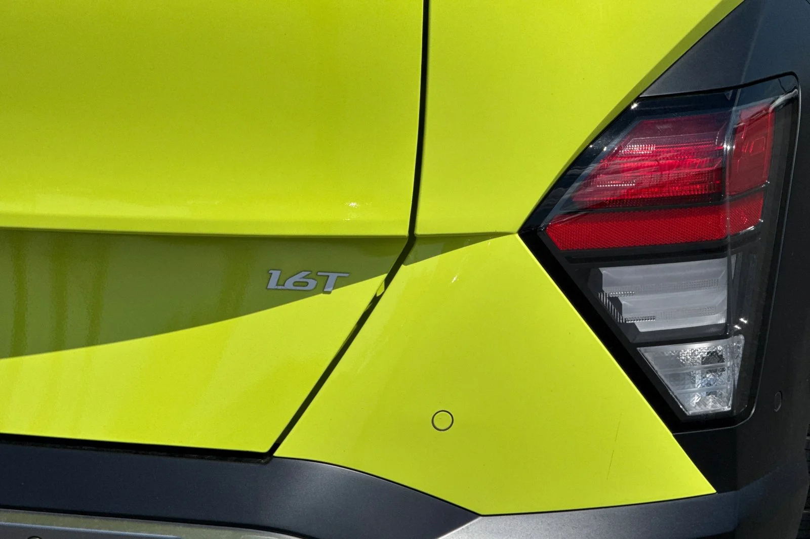 Used 2025 Neoteric Yellow Hyundai Limited image 27