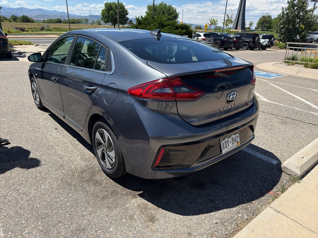 Used 2017 Summit Gray Hyundai SEL image 6