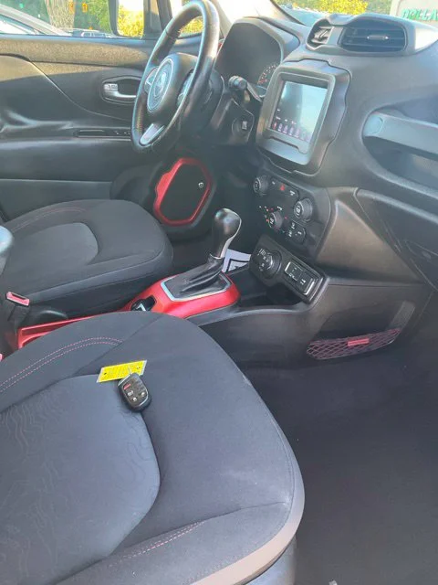 Used 2019 White Jeep Trailhawk image 30