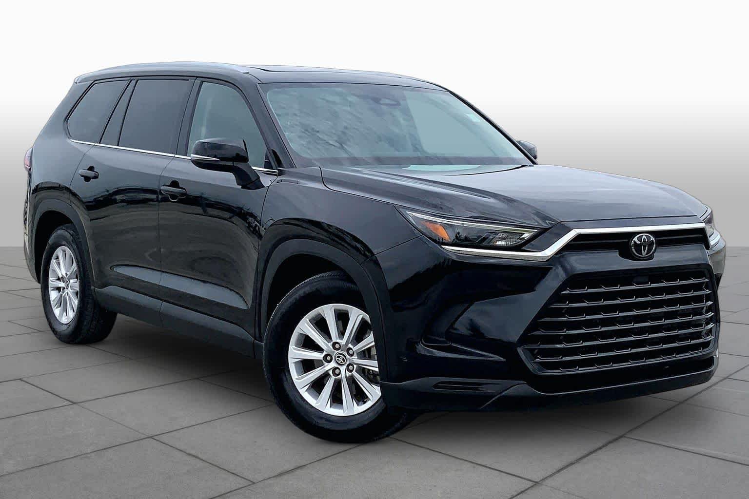 Used 2025 Midnight Black Metallic Toyota XLE image 3