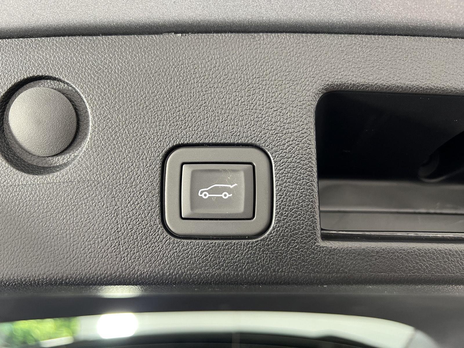 Used 2026 Sterling Gray Metallic Chevrolet AWD RS image 21