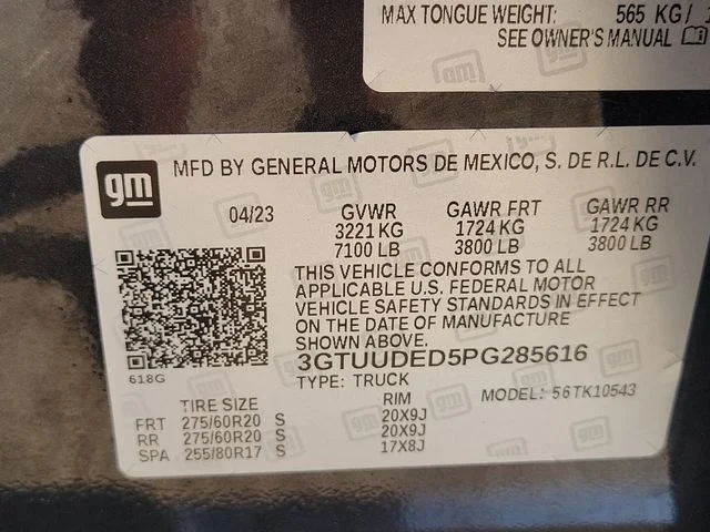 Used 2023 Silver GMC SLT image 9