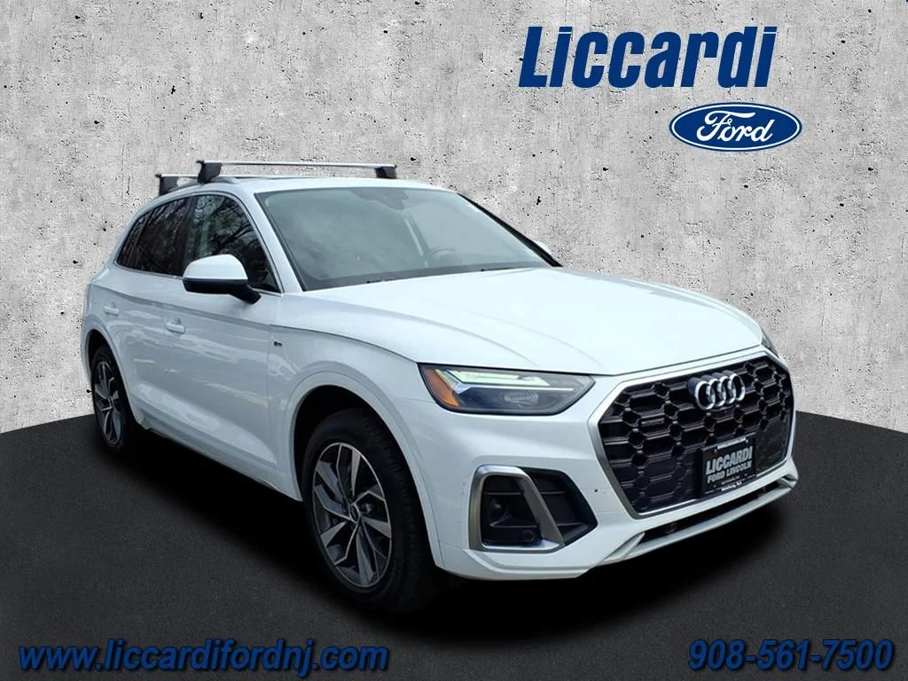 2022 Audi Q5 45 Premium Plus's photo