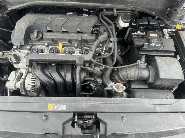 Used 2025 Black Hyundai SEL image 27