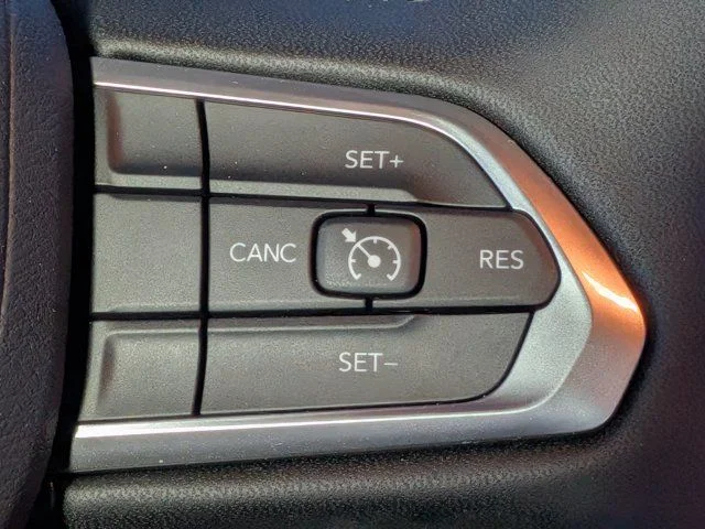 Certified Used 2025 Black Jeep Latitude image 27