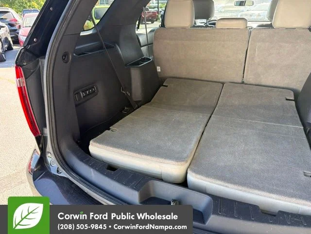 Used 2013 Black Ford Limited image 28