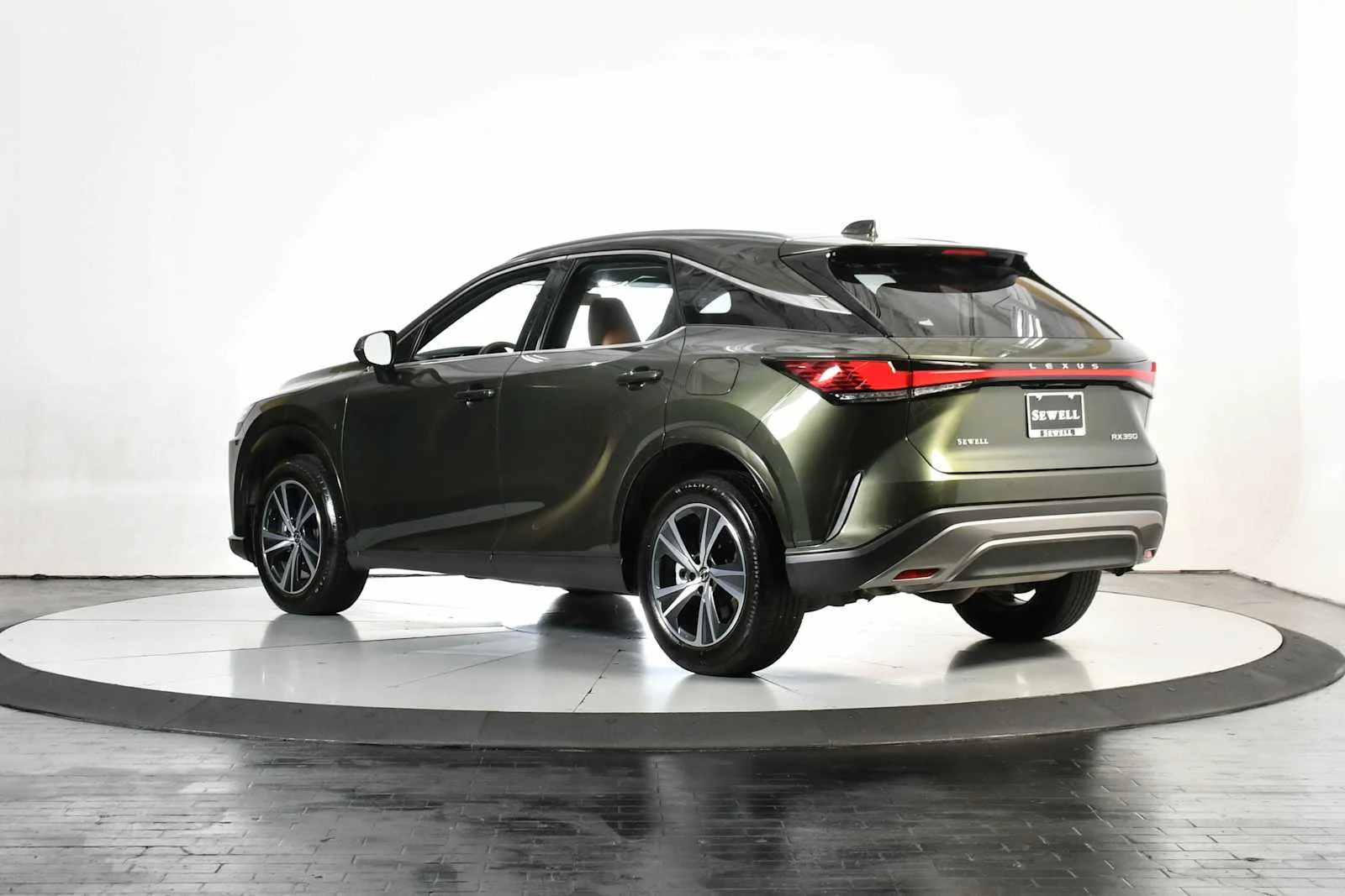 Certified Used 2025 NORI GREEN PEARL Lexus Premium image 4