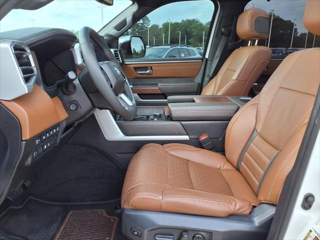 Certified Used 2025 WIND CHILL PEARL Toyota  image 17