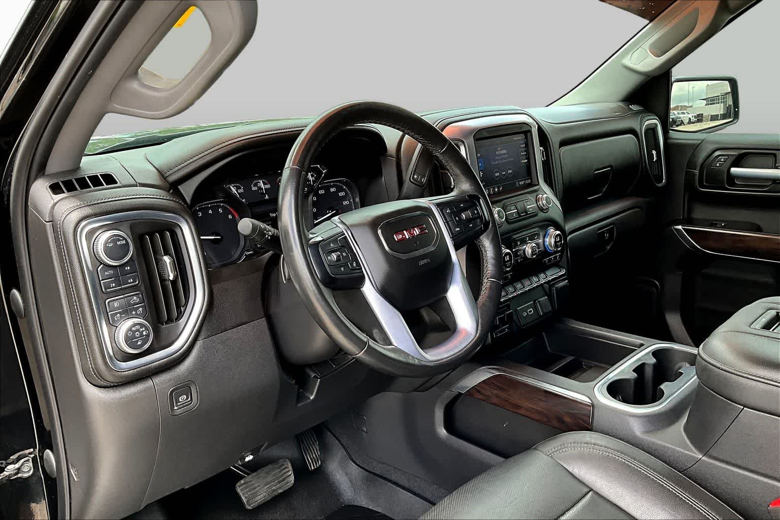 Used 2020 Onyx Black GMC SLT image 18