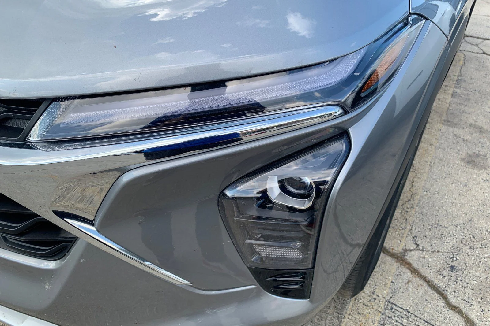 Used 2025 Sterling Gray Metallic Chevrolet LT image 8