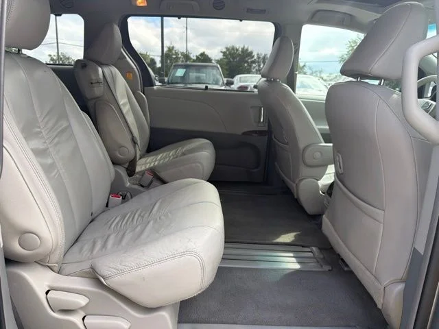 Used 2011 Silver Toyota XLE image 27