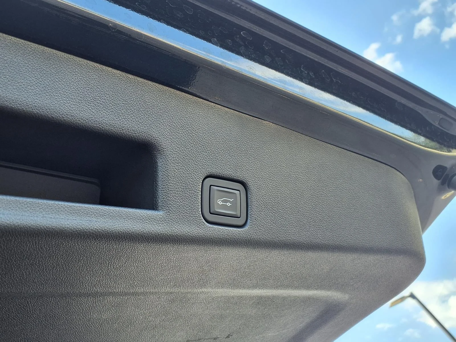 Used 2025 Ebony Twilight Metallic GMC AWD Denali image 30