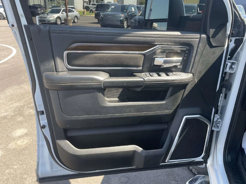 Used 2023 White Ram Laramie image 15