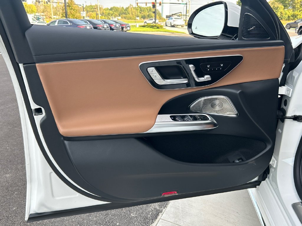 New 2027 Polar White Mercedes-Benz E 350 image 10