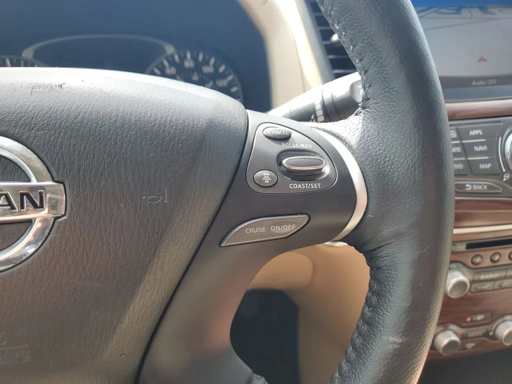 Used 2019 White Nissan Platinum image 21