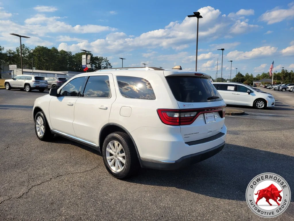 Used 2015 White Dodge SXT image 4